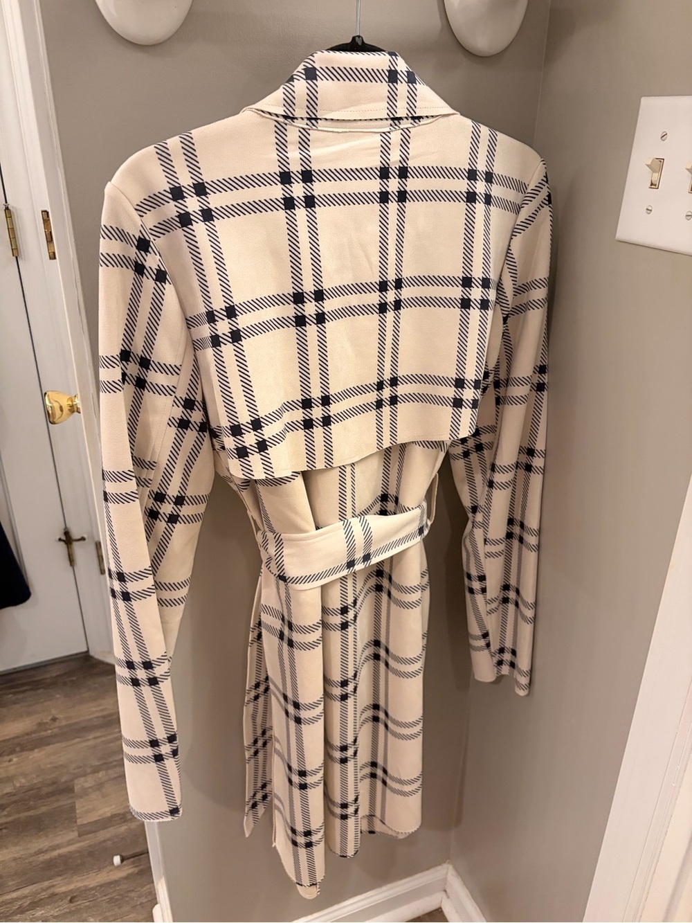 Solitaire Cream and Navy Plaid Open Front Coatigan - Picture 10 of 10